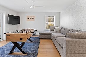 6 BR Pool Hot Tub Open Beginning of April