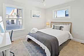 6 BR Pool Hot Tub Open Beginning of April