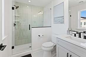 6 BR Pool Hot Tub Open Beginning of April