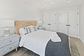 6 BR Pool Hot Tub Open Beginning of April