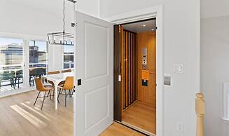 6 BR Pool Hot Tub Open Beginning of April