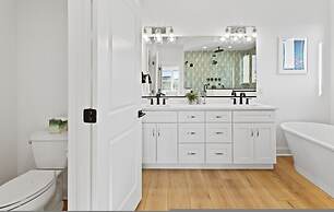 6 BR Pool Hot Tub Open Beginning of April