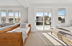 6 BR Pool Hot Tub Open Beginning of April