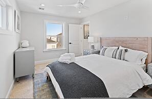 6 BR Pool Hot Tub Open Beginning of April