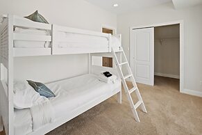 5BR Villa Heated Pool Hot Tub Open Beginning of April