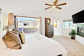 4 Br Roof Deck Hot Tub Steps to Beach Dining