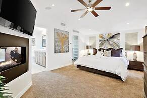 4 Br Roof Deck Hot Tub Steps to Beach Dining