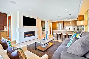 3 BR Roof Deck Ocean Views Hot Tub Beach Block