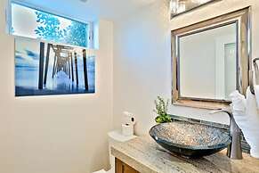 3 BR Roof Deck Ocean Views Hot Tub Beach Block