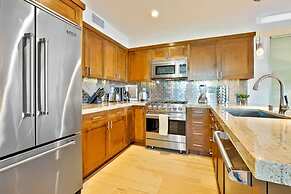 3 BR Roof Deck Ocean Views Hot Tub Beach Block