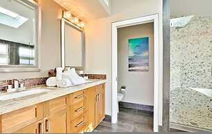 3 BR Roof Deck Ocean Views Hot Tub Beach Block