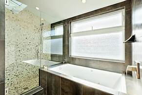 7 Br 2 Hot Tubs Rooftop Beach Block Ocean View