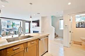 7 Br 2 Hot Tubs Rooftop Beach Block Ocean View