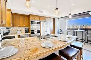 7 Br 2 Hot Tubs Rooftop Beach Block Ocean View