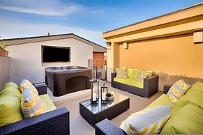 7 Br 2 Hot Tubs Rooftop Beach Block Ocean View