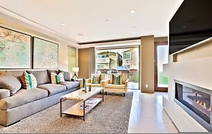 7 Br 2 Hot Tubs Rooftop Beach Block Ocean View