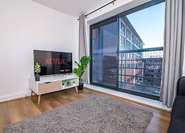 2br-sleeps6-wifi-smarttv-o2academy-ws87
