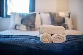 2br-sleeps6-wifi-smarttv-o2academy-ws87