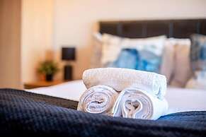 2br-sleeps6-wifi-smarttv-o2academy-ws87