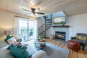 Mountain Views Full Kitchen Indoor Pool Access