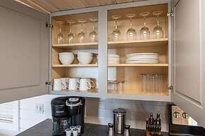 Mountain Views Full Kitchen Indoor Pool Access