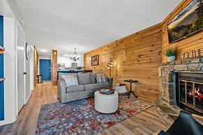 Two Bed Room Condo Mountain Views Indoor Pool