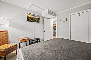 Two Bed Room Condo Mountain Views Indoor Pool