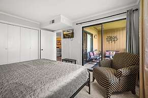 Two Bed Room Condo Mountain Views Indoor Pool