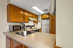 Sleeps 4 Private Balcony w Views Heated Pool