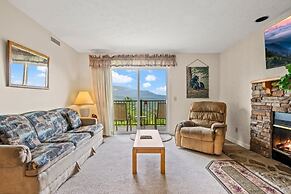 Sleeps 4 Private Balcony w Views Heated Pool