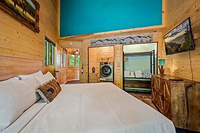 180 Views Sleeps 7 Private Hot Tub Full Kitchen