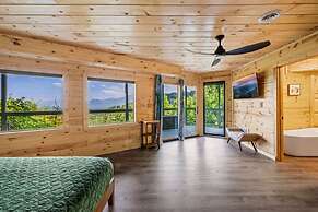 180 Views Sleeps 7 Private Hot Tub Full Kitchen