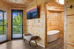 180 Views Sleeps 7 Private Hot Tub Full Kitchen