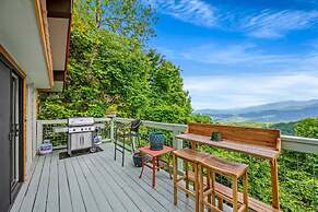 180 Views Sleeps 7 Private Hot Tub Full Kitchen
