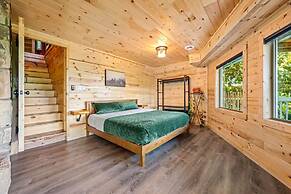 180 Views Sleeps 7 Private Hot Tub Full Kitchen