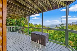 180 Views Sleeps 7 Private Hot Tub Full Kitchen