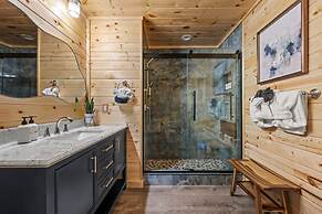 180 Views Sleeps 7 Private Hot Tub Full Kitchen