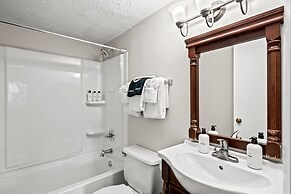 Sleeps 6 Indoor Pool Playground Hot Tub