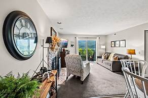 Indoor Pool Hot Tub Sleeps 4 Mountain Views