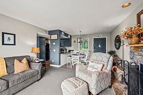 Indoor Pool Hot Tub Sleeps 4 Mountain Views