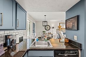 Indoor Pool Hot Tub Sleeps 4 Mountain Views