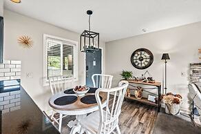Indoor Pool Hot Tub Sleeps 4 Mountain Views