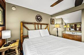 Sleeps 4 Hot Tub Indoor Pool Mountain Views