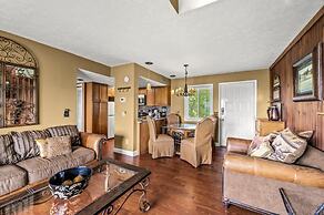 Sleeps 4 Hot Tub Indoor Pool Mountain Views