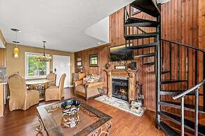 Sleeps 4 Hot Tub Indoor Pool Mountain Views