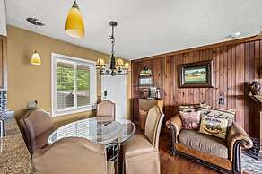 Sleeps 4 Hot Tub Indoor Pool Mountain Views