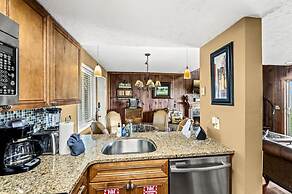 Sleeps 4 Hot Tub Indoor Pool Mountain Views