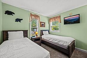 Sleeps 6 Indoor Pool Hot Tub Mountain Views