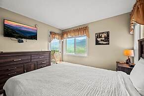 Sleeps 6 Indoor Pool Hot Tub Mountain Views