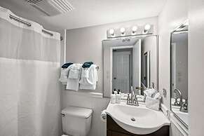 Sleeps 8 Pool Playground Mountain Views Hot Tub